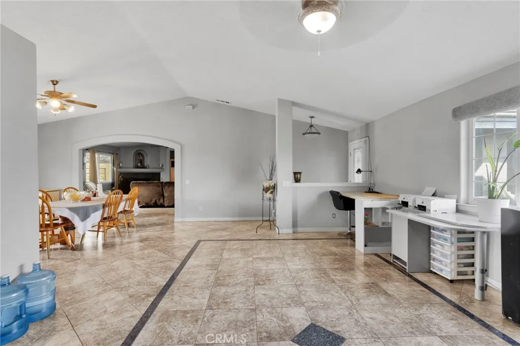 16271 Nisqualli Road, Victorville, California 92395 home-pic-12