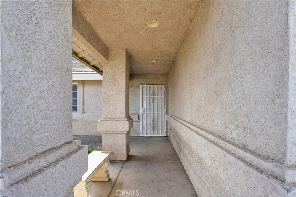 16271 Nisqualli Road, Victorville, California 92395 home-pic-3