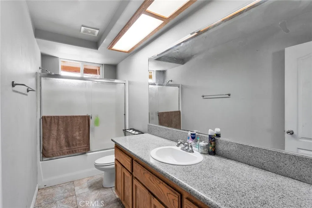 16271 Nisqualli Road, Victorville, California 92395 home-pic-18
