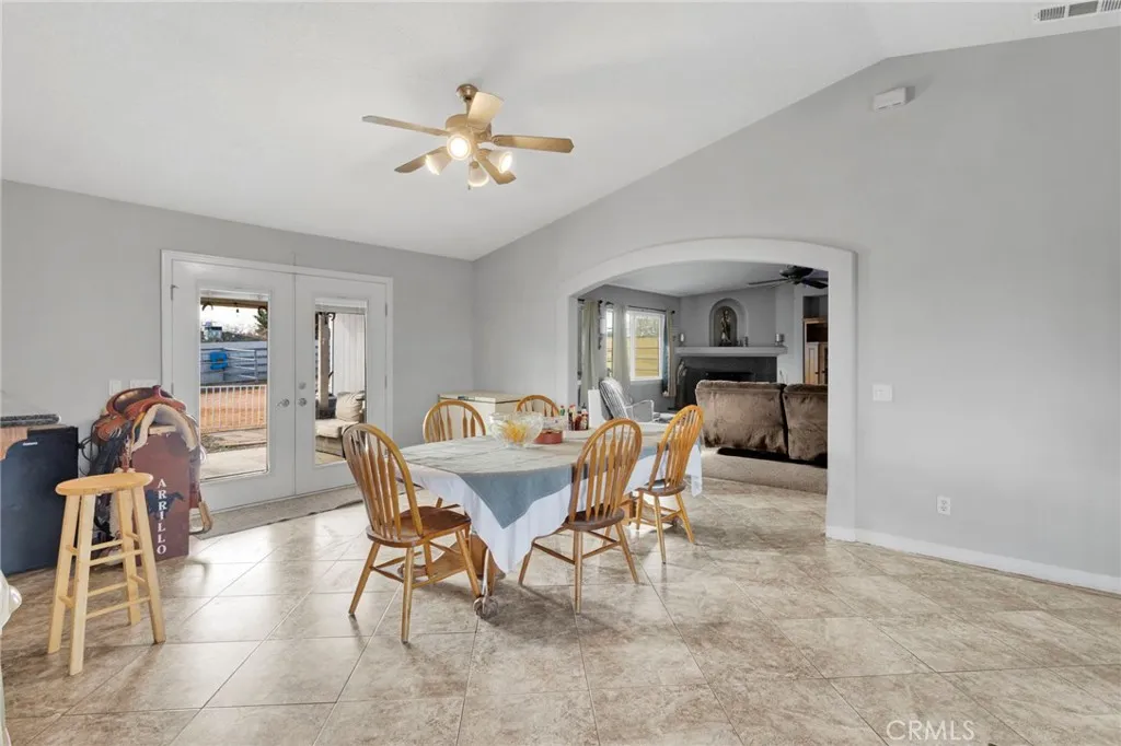 16271 Nisqualli Road, Victorville, California 92395 home-pic-13