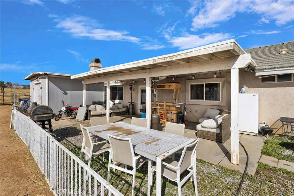 16271 Nisqualli Road, Victorville, California 92395 home-pic-33