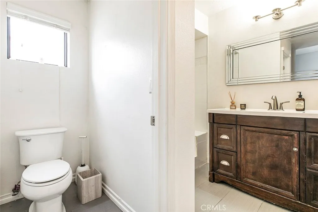 1340 Glenwood Road 4, Glendale, California 91201 home-pic-35