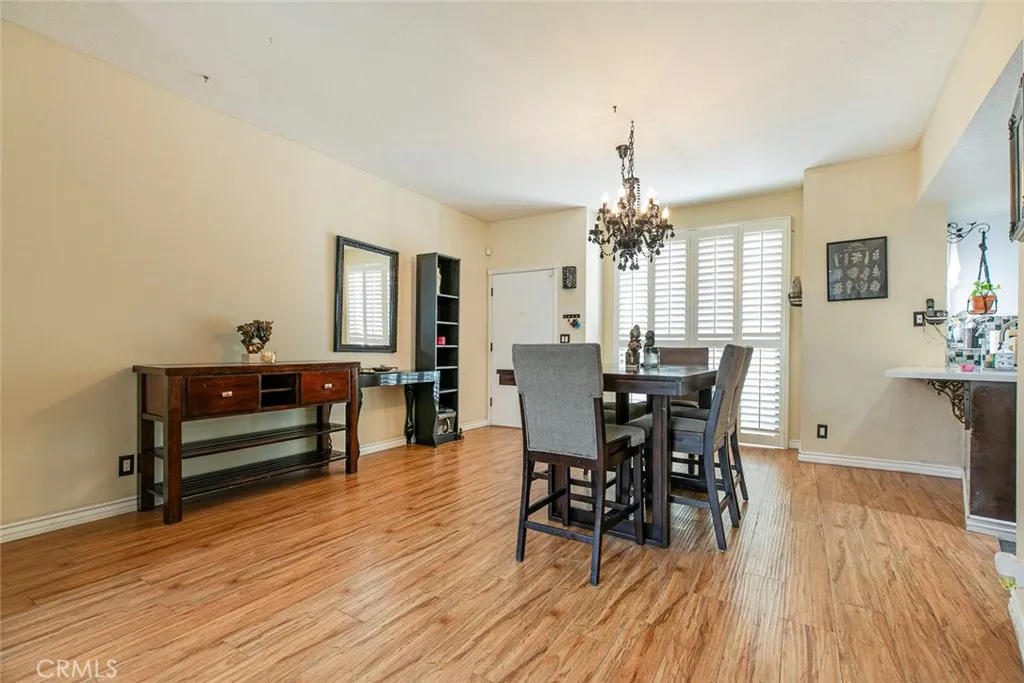 1340 Glenwood Road 4, Glendale, California 91201 home-pic-15