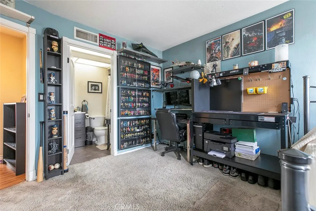 1340 Glenwood Road 4, Glendale, California 91201 home-pic-38