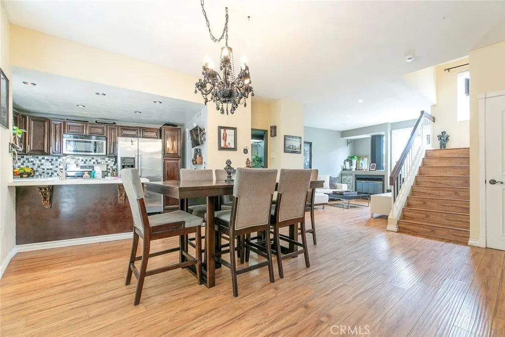 1340 Glenwood Road 4, Glendale, California 91201 home-pic-16