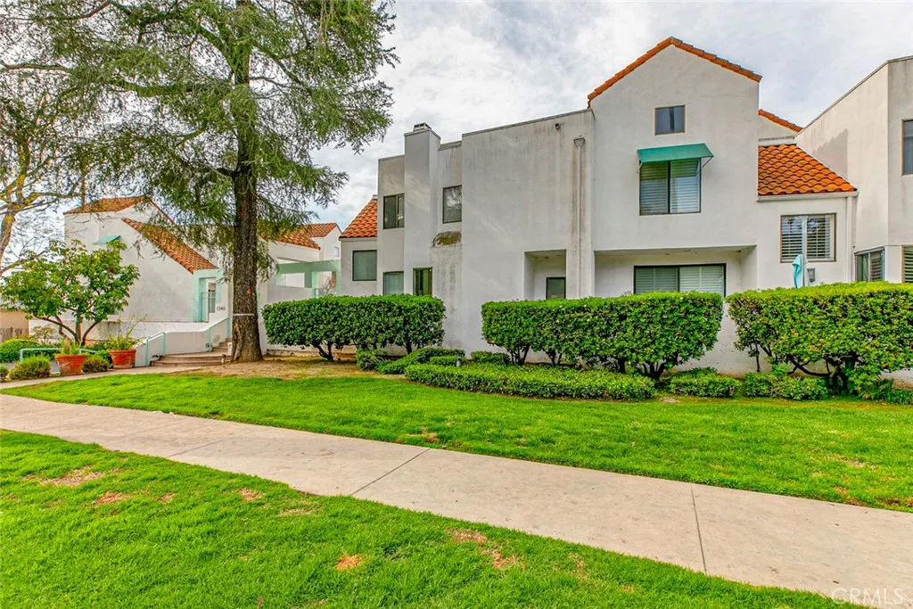 1340 Glenwood Road 4, Glendale, California 91201 home-pic-4
