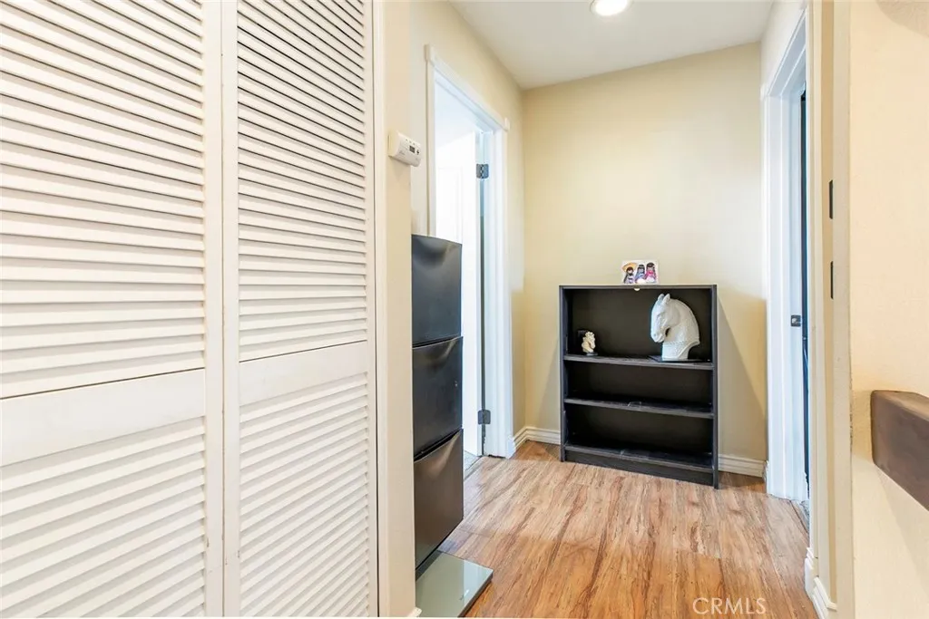 1340 Glenwood Road 4, Glendale, California 91201 home-pic-32