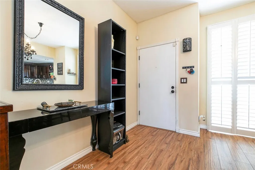 1340 Glenwood Road 4, Glendale, California 91201 home-pic-14