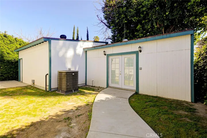 6648 Gaviota Avenue, Lake Balboa, California 91406