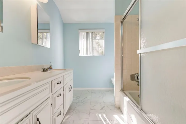 6648 Gaviota Avenue, Lake Balboa, California 91406