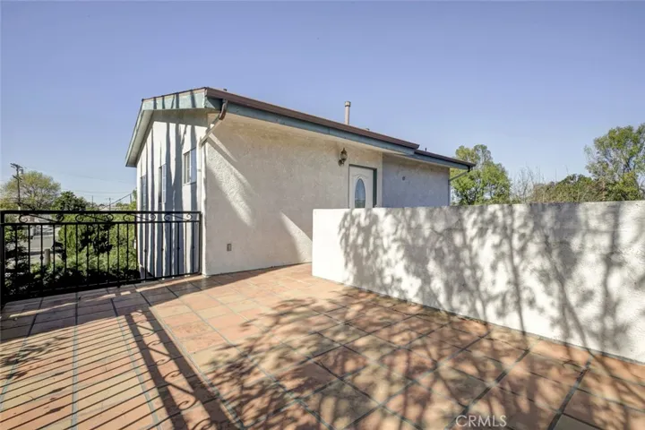 6648 Gaviota Avenue, Lake Balboa, California 91406