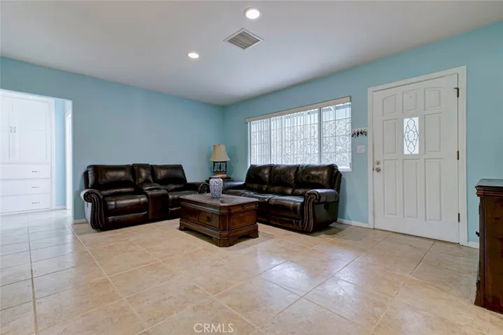 6648 Gaviota Avenue, Lake Balboa, California 91406
