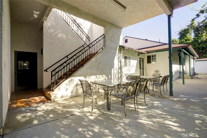 6648 Gaviota Avenue, Lake Balboa, California 91406