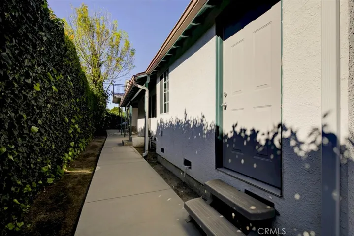 6648 Gaviota Avenue, Lake Balboa, California 91406