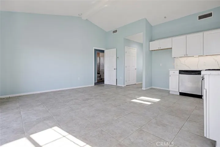 6648 Gaviota Avenue, Lake Balboa, California 91406