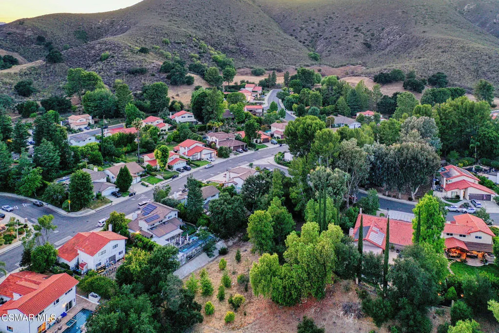 6058 Hedgewall Drive, Westlake Village, California 91362 home-pic-33