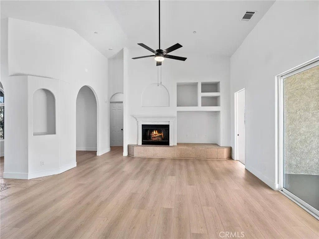 2425 Tokay, Phelan, California 92371 home-pic-2
