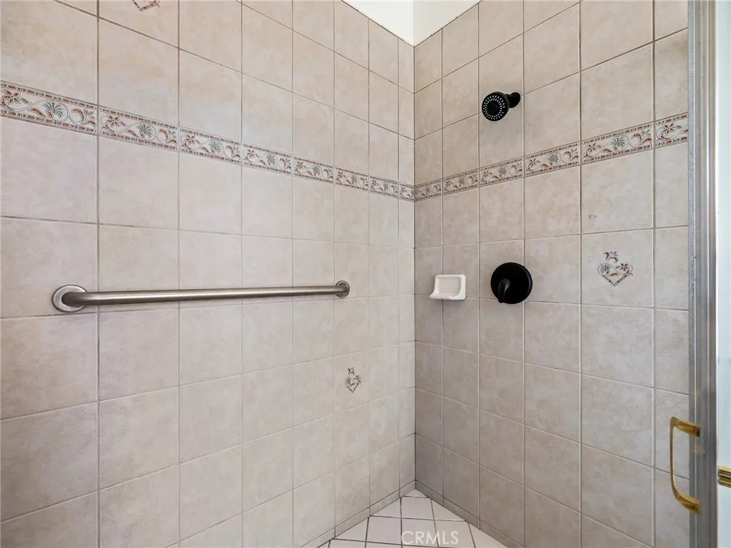 2425 Tokay, Phelan, California 92371 home-pic-26