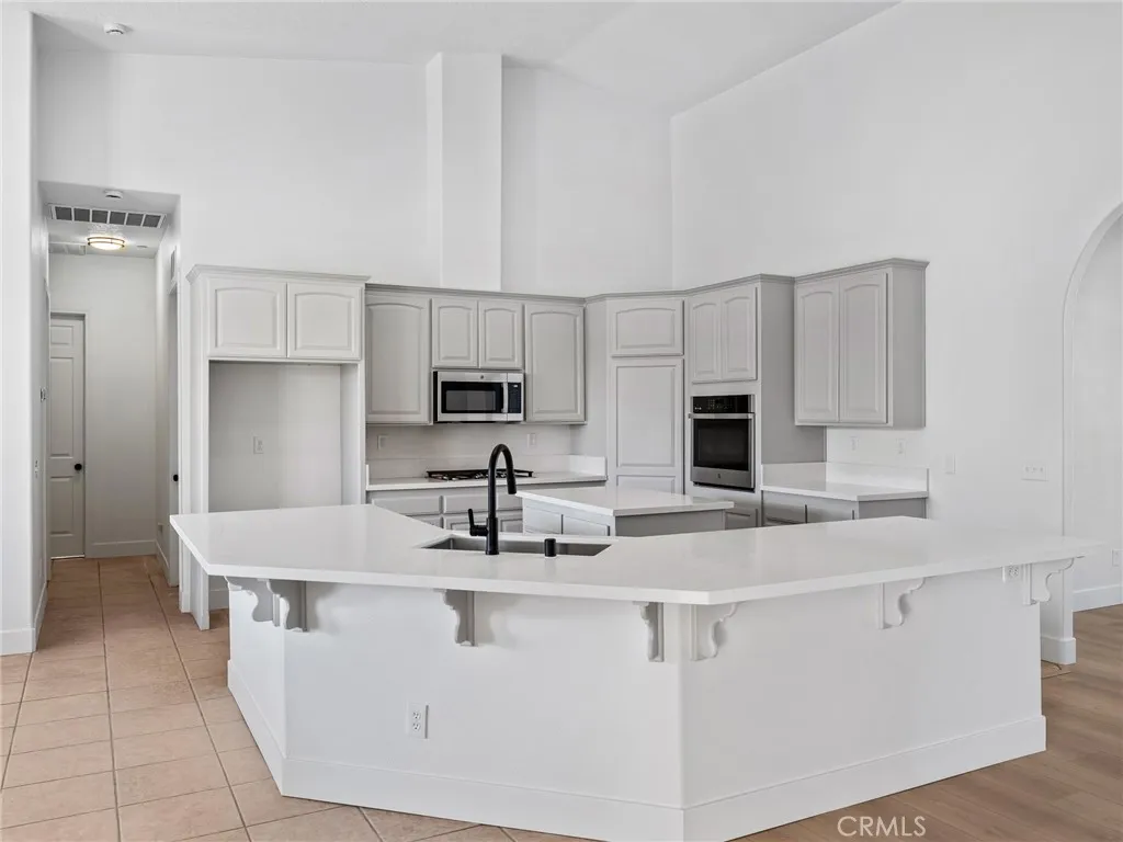 2425 Tokay, Phelan, California 92371 home-pic-12