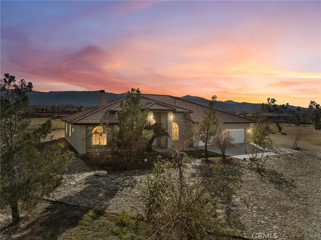 2425 Tokay, Phelan, California 92371 home-pic-42