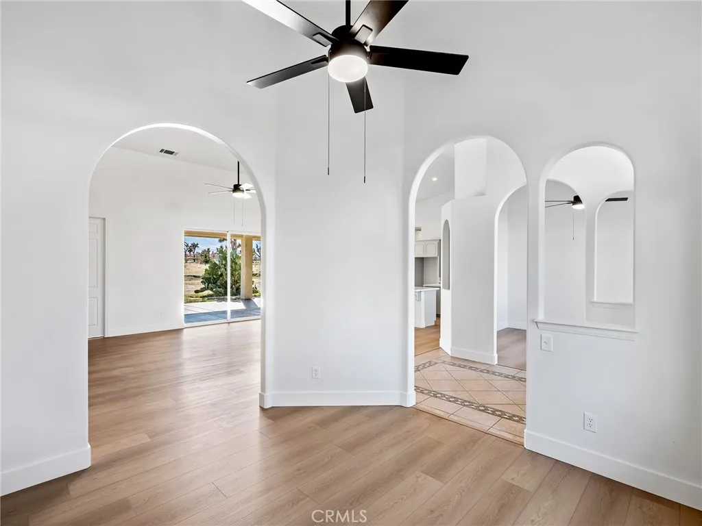 2425 Tokay, Phelan, California 92371 home-pic-6