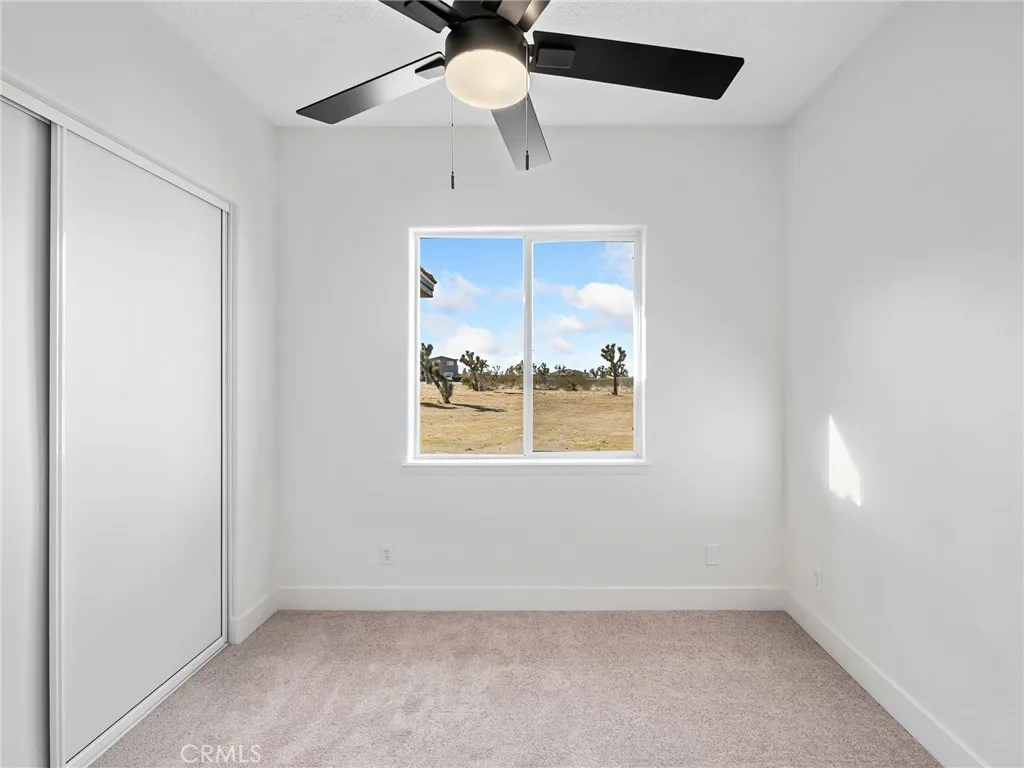 2425 Tokay, Phelan, California 92371 home-pic-17