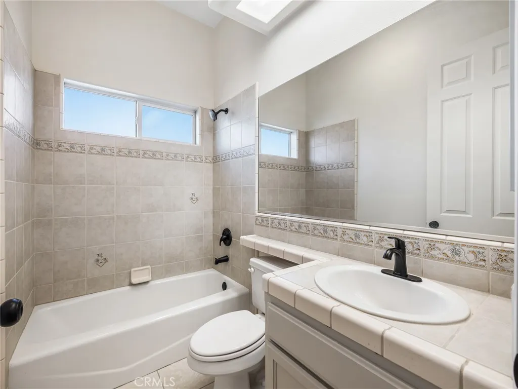 2425 Tokay, Phelan, California 92371 home-pic-32