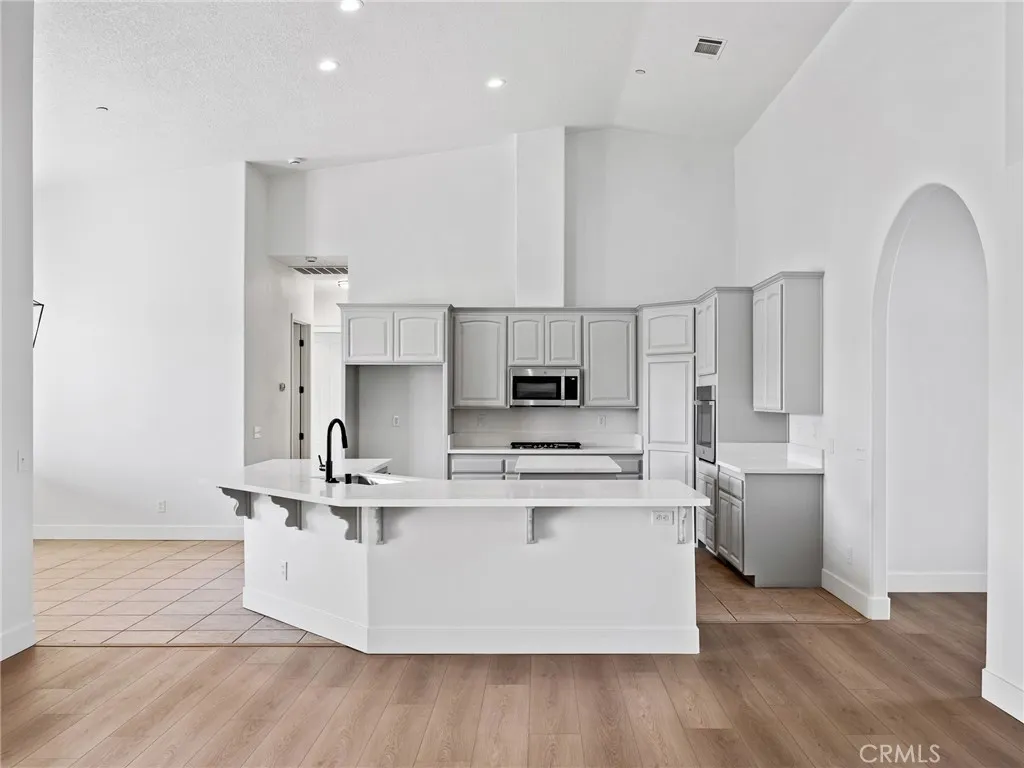 2425 Tokay, Phelan, California 92371 home-pic-10
