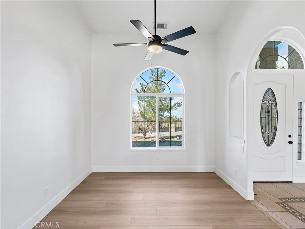 2425 Tokay, Phelan, California 92371 home-pic-8