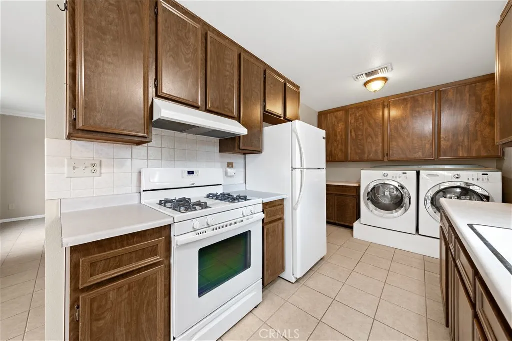 1991 Nuevo Street, Hemet, California 92545 home-pic-8