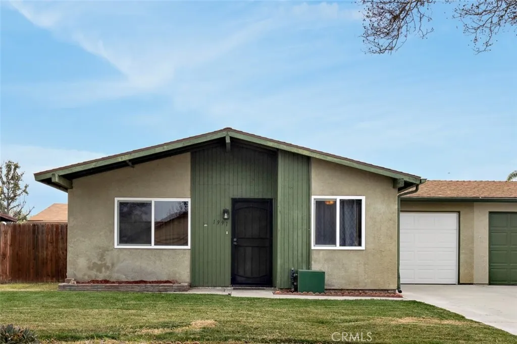 1991 Nuevo Street, Hemet, California 92545 home-pic-1