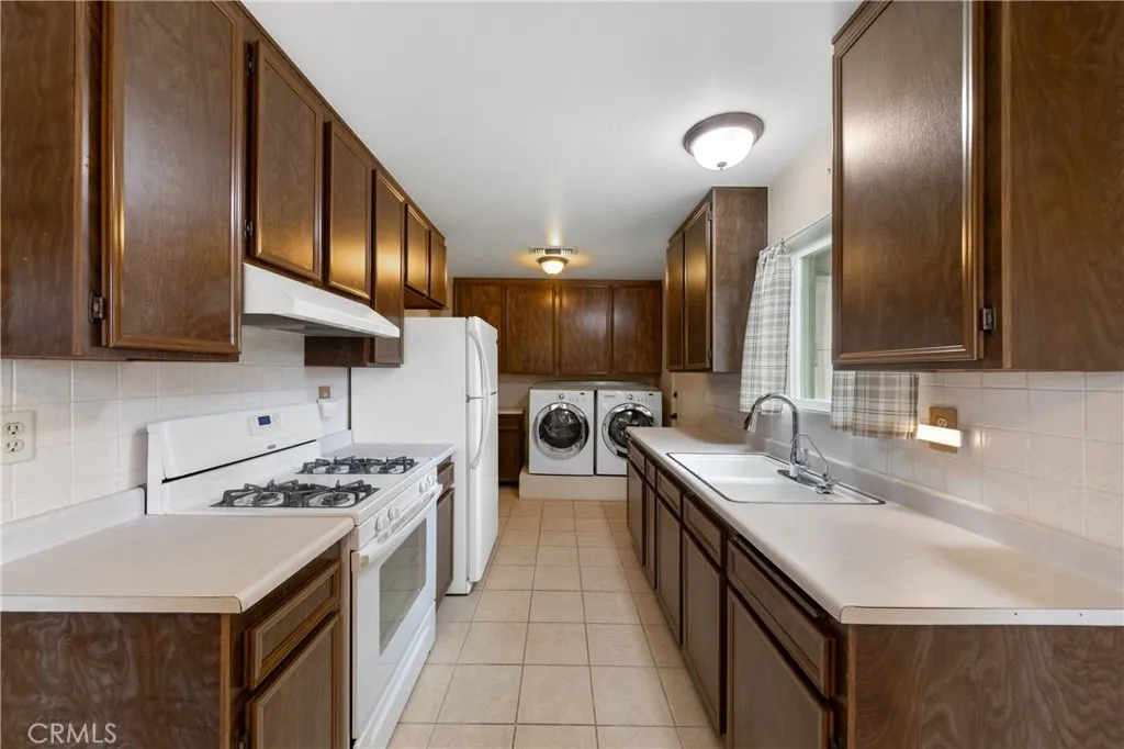 1991 Nuevo Street, Hemet, California 92545 home-pic-7