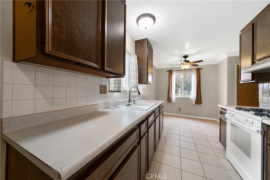 1991 Nuevo Street, Hemet, California 92545 home-pic-9
