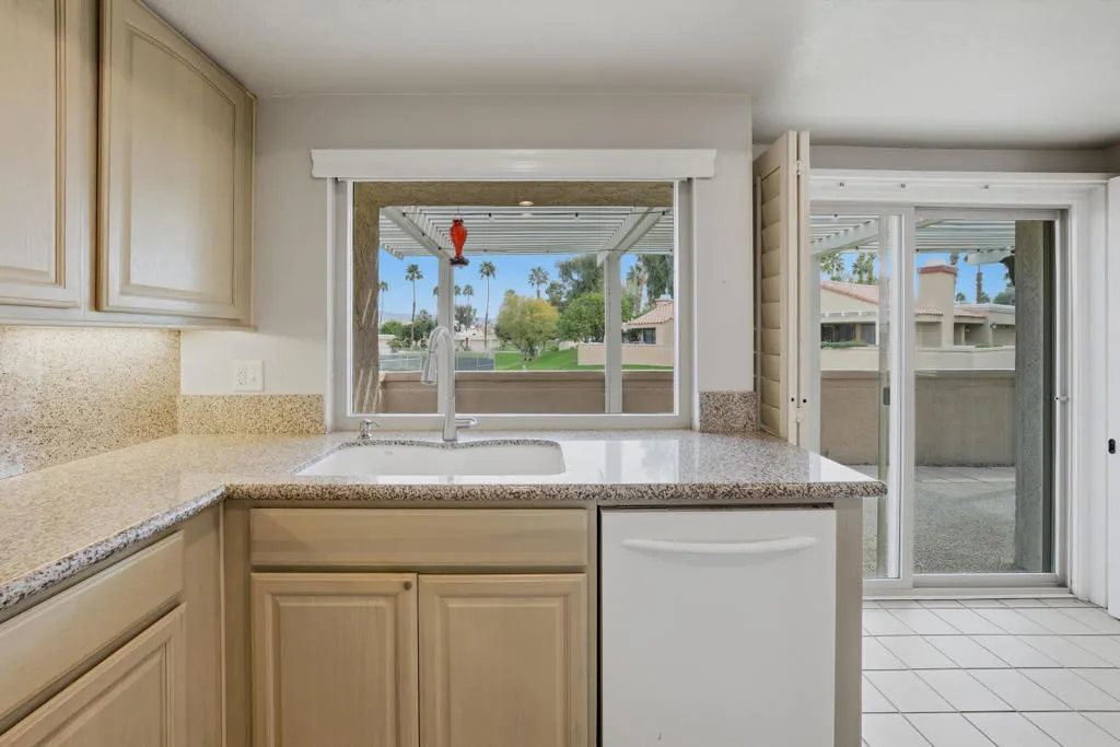 41774 Navarre Court, Palm Desert, California 92260 home-pic-23