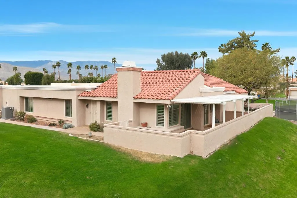 41774 Navarre Court, Palm Desert, California 92260 home-pic-40