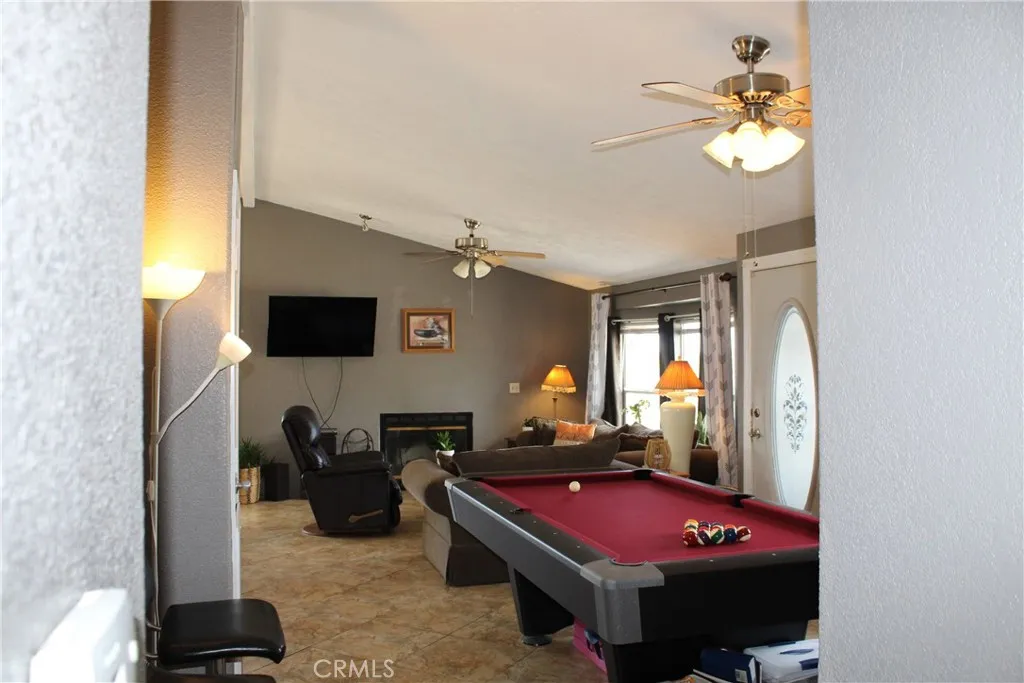 Open floorplan for kitchen, dining room and family room