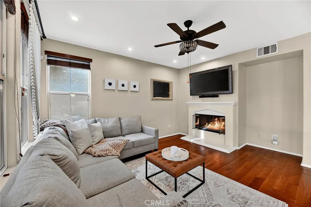 40265 Danbury Court, Temecula, California 92591 home-pic-18