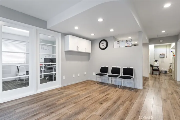 Office to the left of the lobby