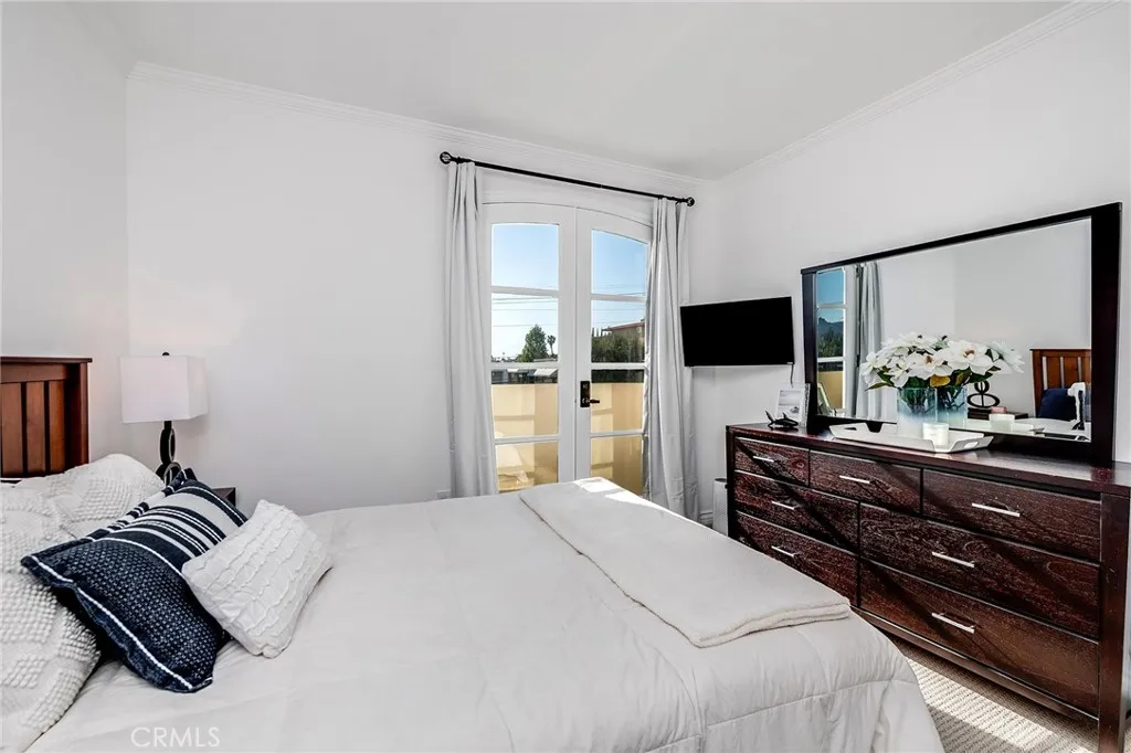 4832 Whitsett Avenue 305, Valley Village, California 91607 home-pic-19