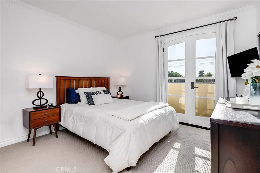 4832 Whitsett Avenue 305, Valley Village, California 91607 home-pic-18