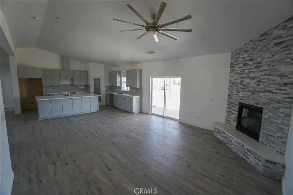 17850 Bangor Avenue, Hesperia, California 92345 home-pic-8