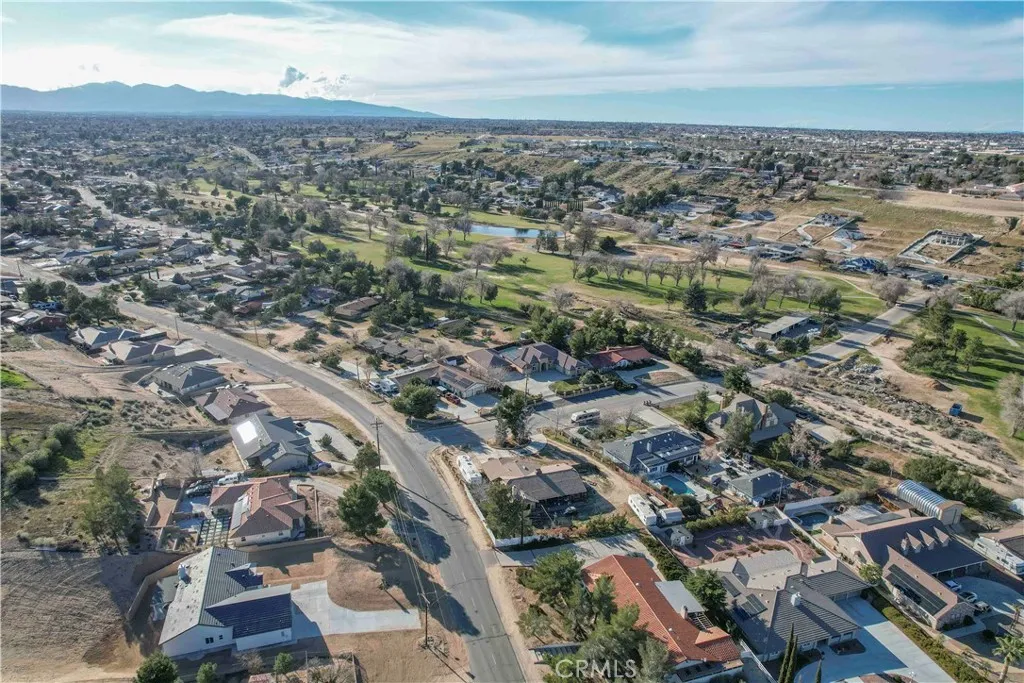 17850 Bangor Avenue, Hesperia, California 92345 home-pic-3