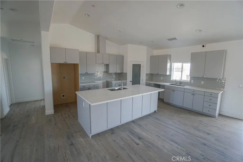 17850 Bangor Avenue, Hesperia, California 92345 home-pic-10