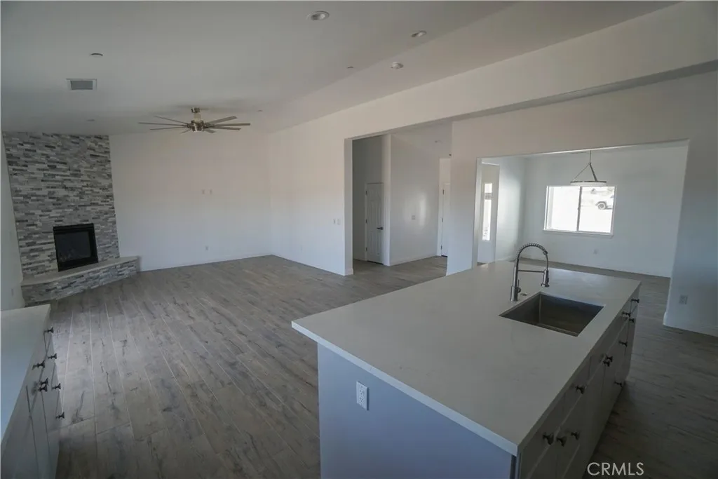 17850 Bangor Avenue, Hesperia, California 92345 home-pic-12