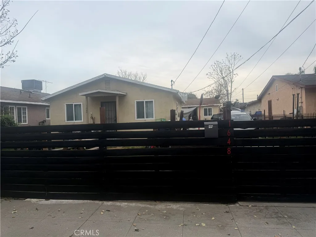 1648 E 110th, Los Angeles, California 90059 home-pic-1