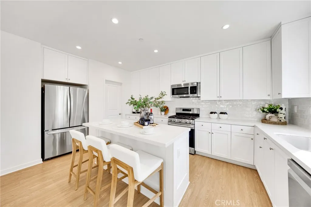 716 Spring Garden, Irvine, California 92618 home-pic-20