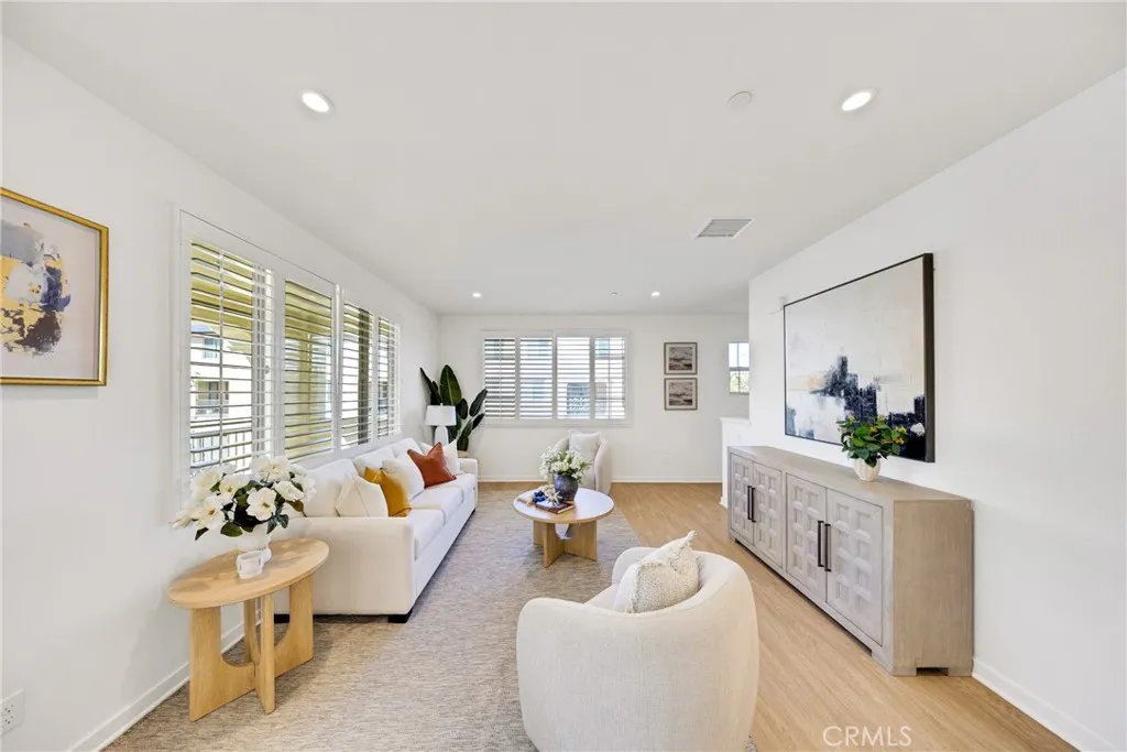716 Spring Garden, Irvine, California 92618 home-pic-9