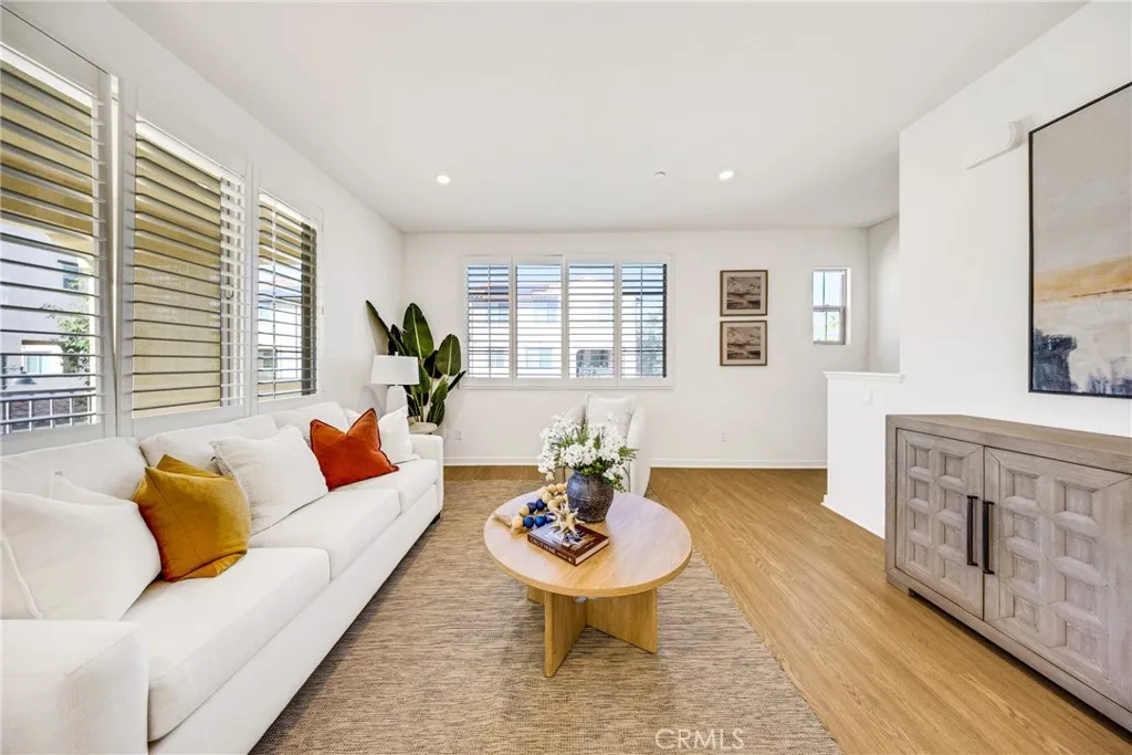 716 Spring Garden, Irvine, California 92618 home-pic-12