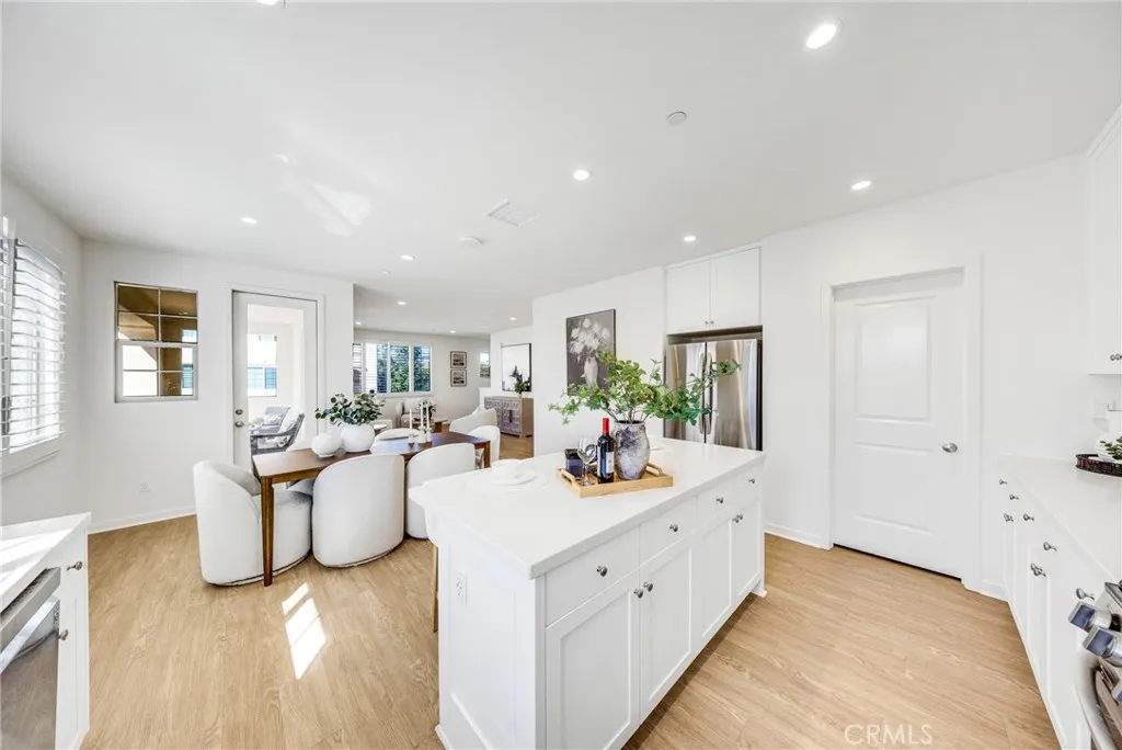 716 Spring Garden, Irvine, California 92618 home-pic-21