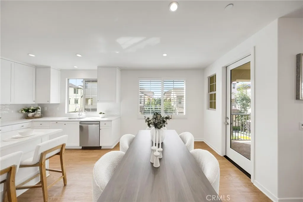 716 Spring Garden, Irvine, California 92618 home-pic-16